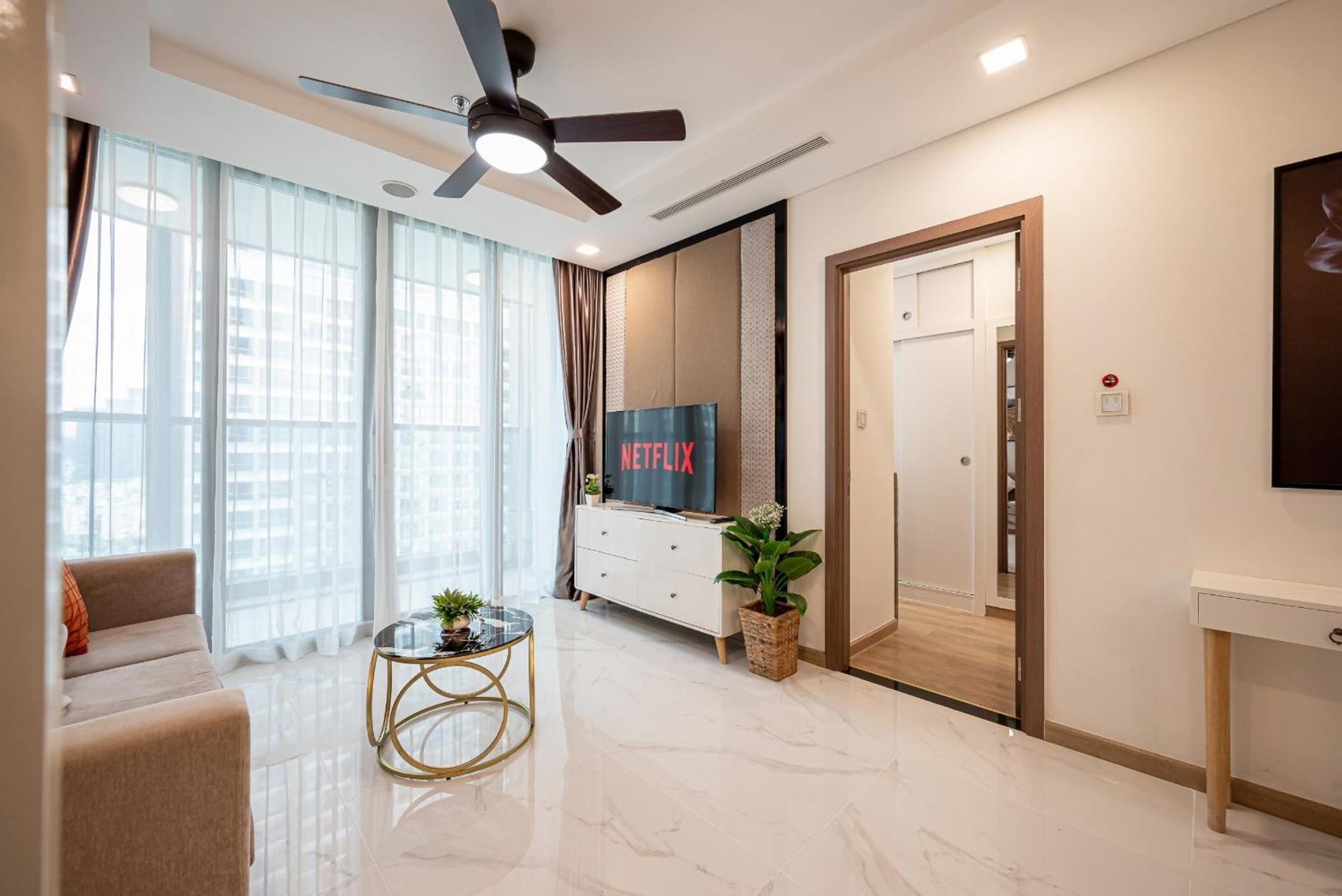 Urban Heights Rentals Landmark 81 Ho Chi Minh City Exterior photo