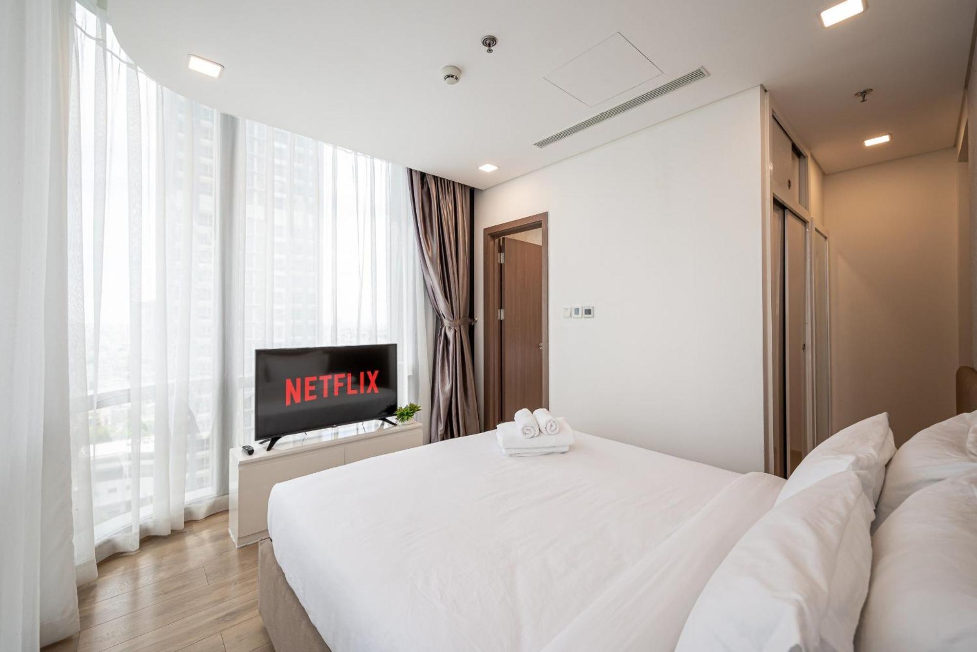 Urban Heights Rentals Landmark 81 Ho Chi Minh City Exterior photo